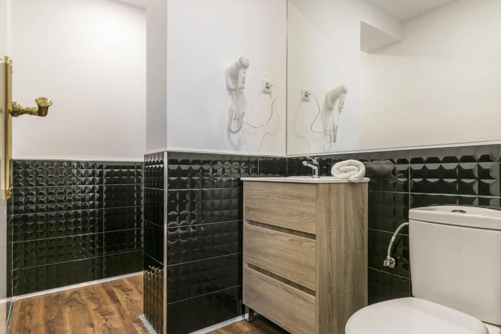Apartamentos Plaza De Pedro Zerolo I Madrid Bagian luar foto