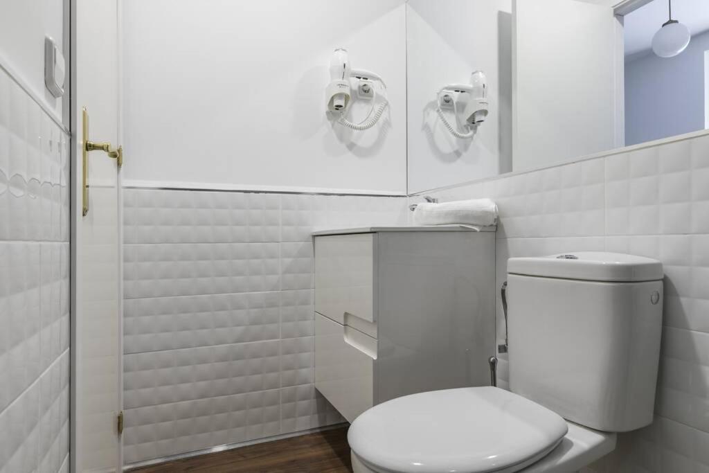Apartamentos Plaza De Pedro Zerolo I Madrid Bagian luar foto